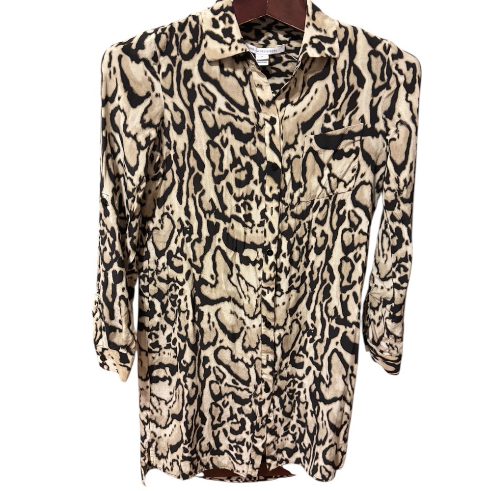 Diane Von Furstenberg Black and Cream Button Down silk dress sizeXS brand 6